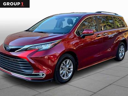 Certified 2023 Toyota Sienna XLE