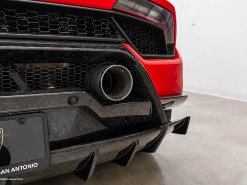 Used 2018 Lamborghini Huracan Performante AWD/4WD image 22