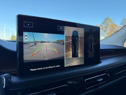 Used 2021 Lincoln Nautilus Reserve w/ Equipment Group 201A image 17