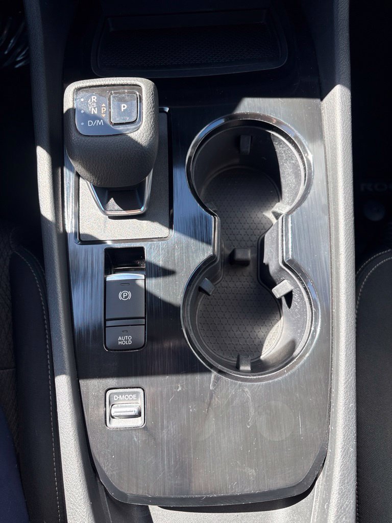Used 2024 Nissan Rogue SV FWD image 21