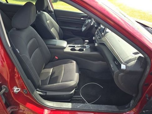 Used 2025 Nissan Altima 2.5 SV image 31