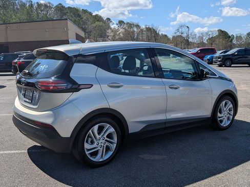 Used 2023 Chevrolet Bolt LT image 9