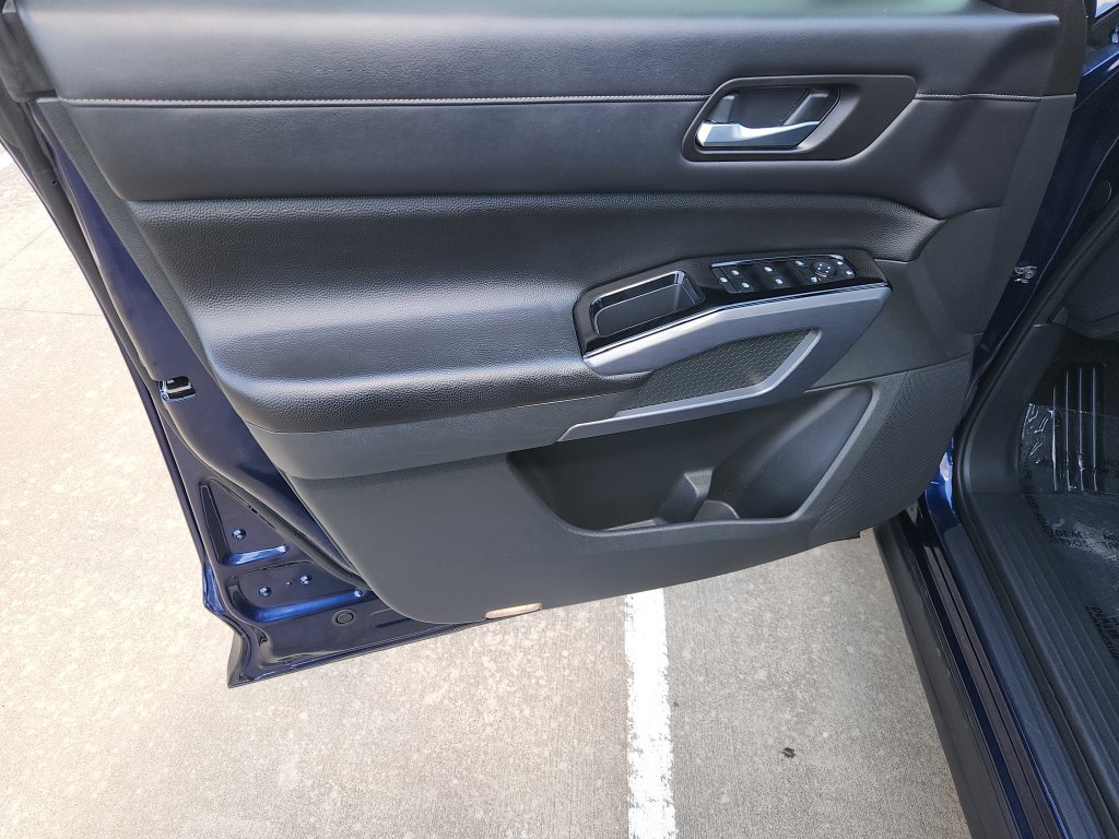 Used 2022 Nissan Pathfinder SL w/ SL Premium Package FWD image 31