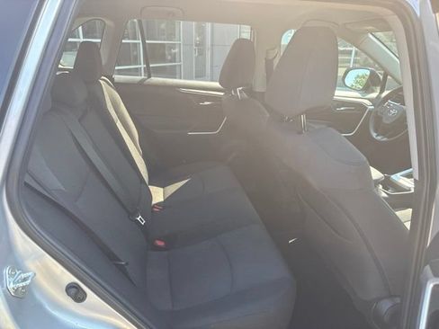 Used 2021 Toyota RAV4 XLE AWD/4WD image 27