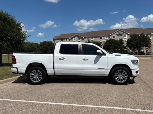 Used 2023 RAM 1500 Laramie AWD/4WD image 5