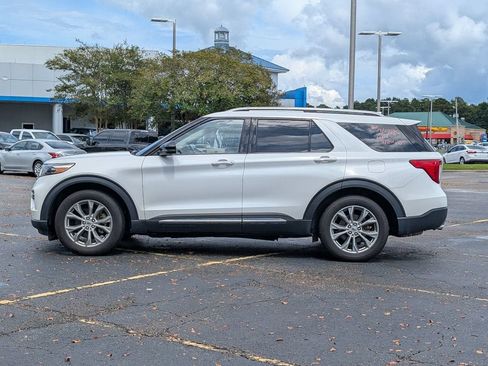 Used 2022 Ford Explorer Limited w/ Equipment Group 301A RWD image 8