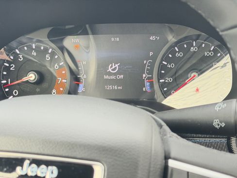 Used 2025 Jeep Compass Latitude w/ Altitude Special Edition image 31