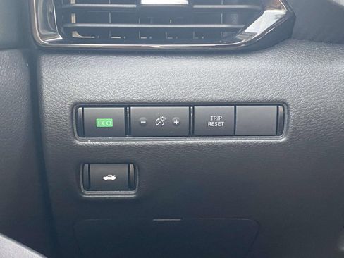 Used 2023 Nissan Sentra SV w/ All-Weather Package image 29