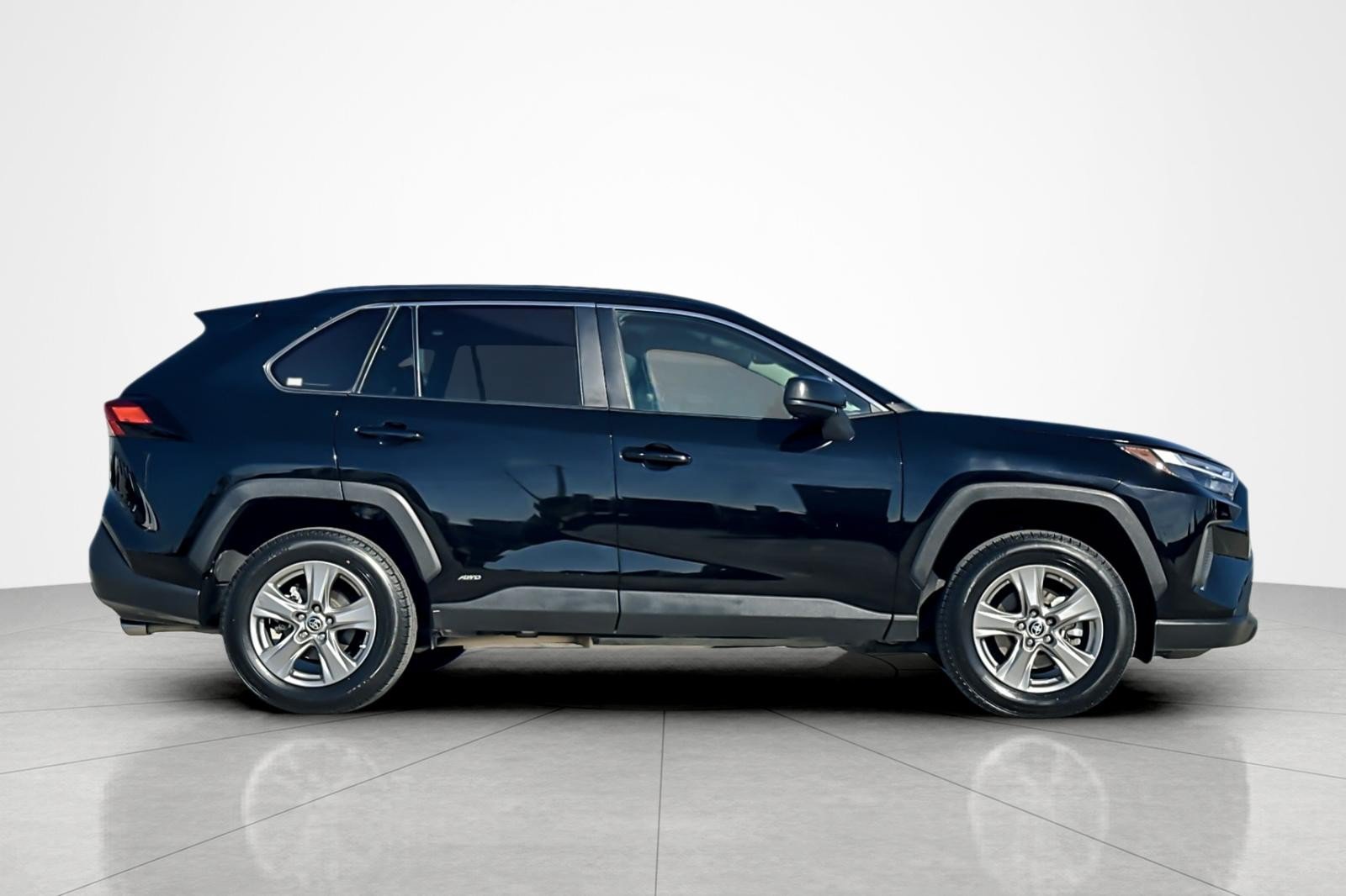 Certified 2024 Toyota RAV4 LE AWD/4WD image 6