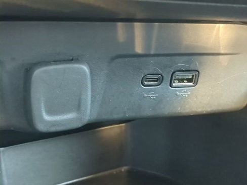 Used 2025 Chevrolet Trax LT image 21