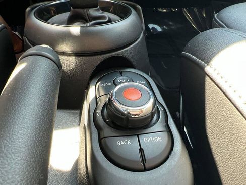 Used 2022 MINI Cooper S w/ Premium Package image 20