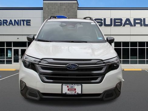 Used 2025 Subaru Forester Limited AWD/4WD image 5
