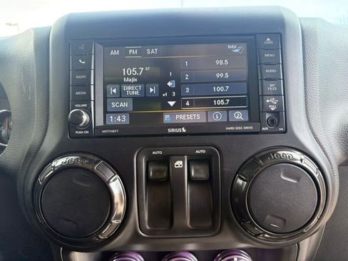 Used 2017 Jeep Wrangler Sahara image 20