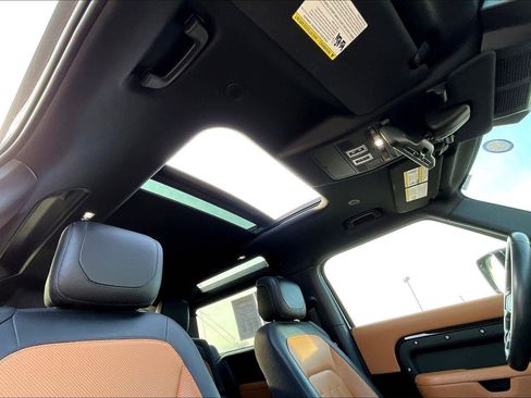 Used 2021 Land Rover Defender 90 X image 15