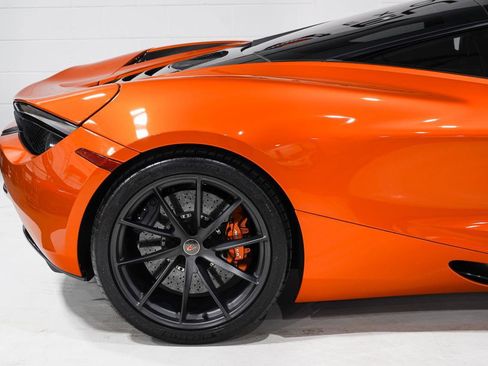 Used 2018 McLaren 720S Performance image 23