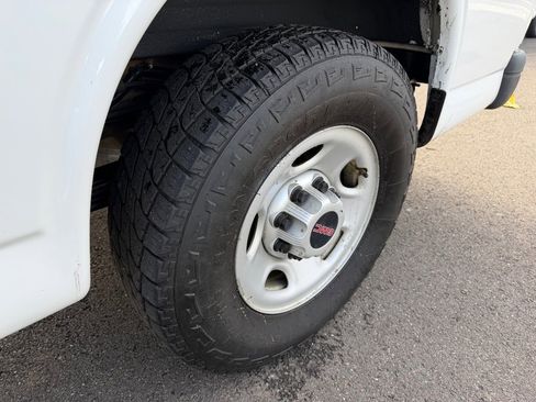 Used 2016 GMC Savana 3500 LS w/ Chrome Appearance Package image 21