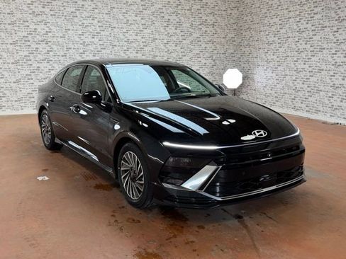 New 2026 Hyundai Sonata Limited FWD image 1