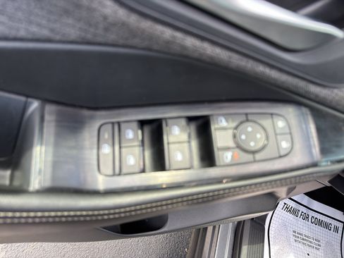 Used 2023 Nissan Rogue SV AWD/4WD image 18