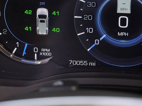 Used 2018 Cadillac Escalade Luxury RWD image 34