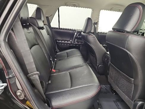 Used 2019 Toyota 4Runner TRD Off-Road Premium AWD/4WD image 32