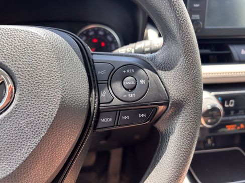 Used 2019 Toyota RAV4 XLE w/ Protection Package FWD image 30