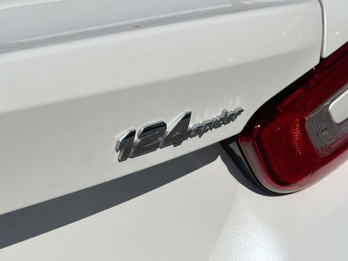 Used 2019 FIAT 124 Spider Abarth RWD image 23