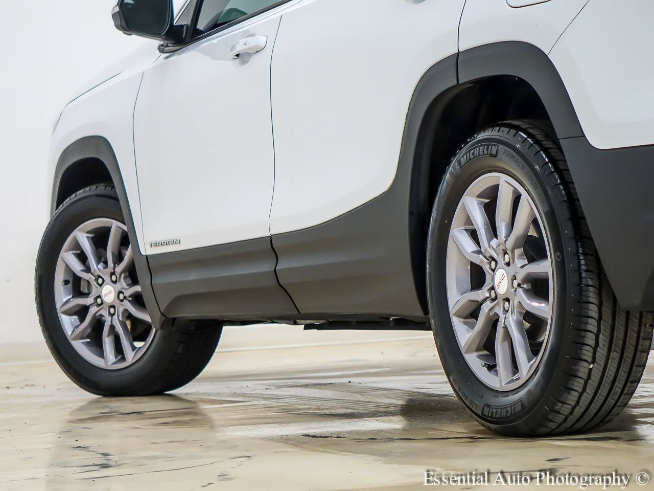 Used 2023 GMC Terrain SLT w/ Tech Package AWD/4WD image 11