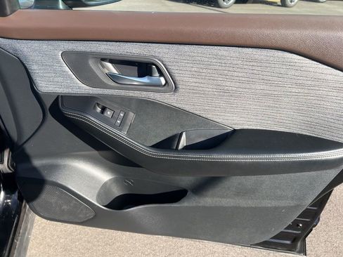 Certified 2023 Nissan Rogue SV image 23