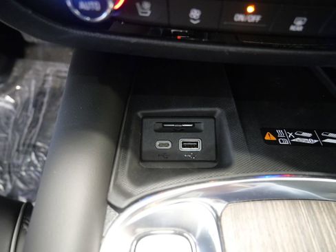 Used 2023 Buick Enclave Avenir w/ Avenir Technology Package image 22