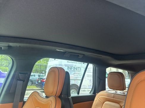 Certified 2023 Lincoln Aviator Black Label Grand Touring w/ Class IV Trailer Tow Package image 4