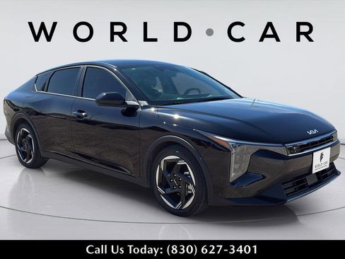Used 2025 Kia K4 EX image 16