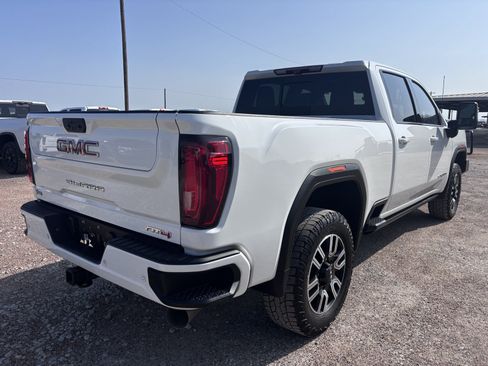 Used 2022 GMC Sierra 2500 AT4 w/ AT4 Premium Plus Package AWD/4WD image 6