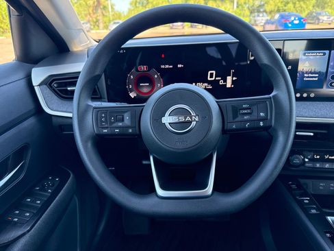 Used 2026 Nissan Kicks SV w/ SV Premium Package FWD image 14
