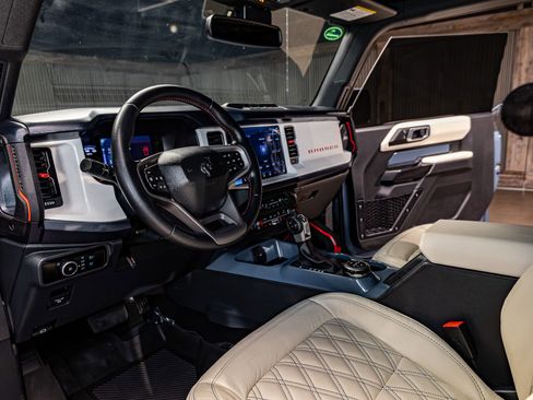 Used 2024 Ford Bronco Heritage Edition image 13