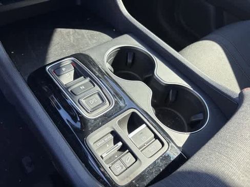 Used 2025 Honda Pilot Sport image 18