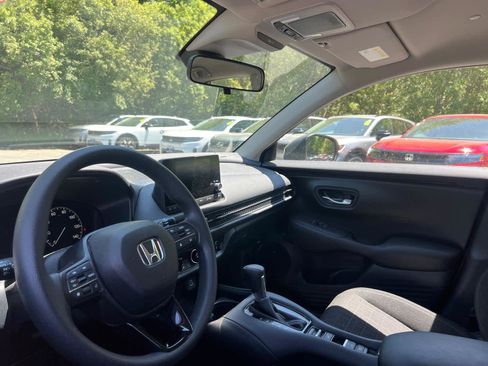 Used 2024 Honda HR-V LX image 15