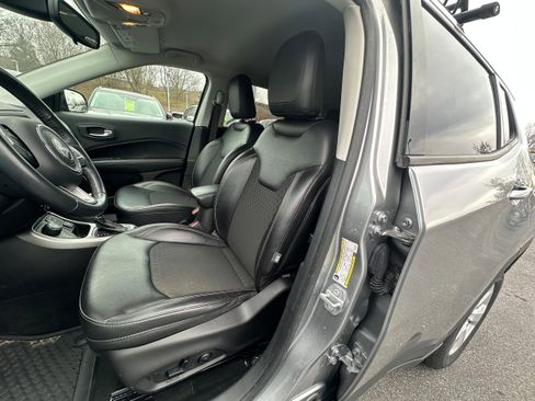 Used 2018 Jeep Compass Latitude w/ Cold Weather Group image 28