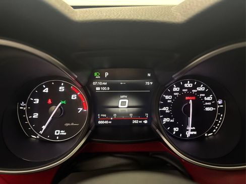 Used 2019 Alfa Romeo Stelvio RWD image 33