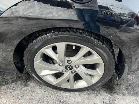 Used 2016 Hyundai Veloster image 14