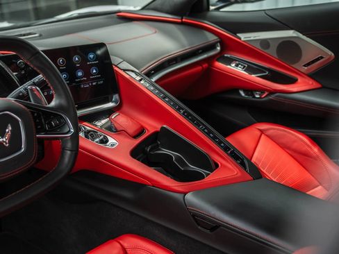 Used 2023 Chevrolet Corvette Stingray Premium Conv w/ Z51 Performance Package RWD image 16
