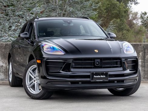 Certified 2025 Porsche Macan image 6