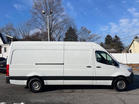 Used 2023 Mercedes-Benz Sprinter 2500 image 7