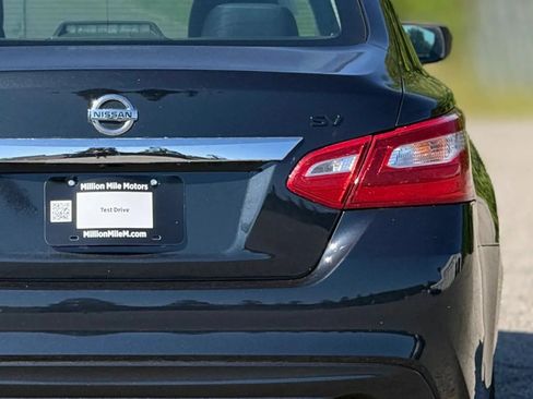 Used 2017 Nissan Altima 2.5 SV FWD image 14