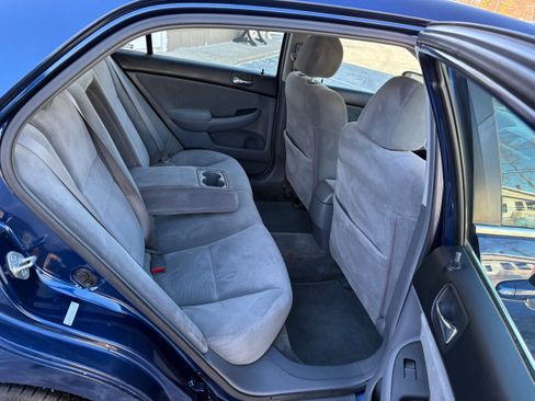 Used 2004 Honda Accord LX image 20