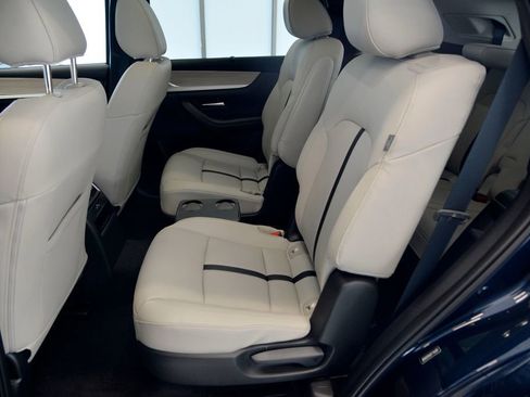 Used 2024 MAZDA CX-90 Plug-In Hybrid w/ Premium Pkg image 28