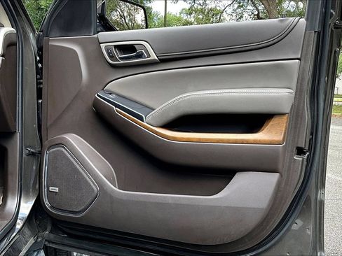 Used 2020 GMC Yukon Denali RWD image 28