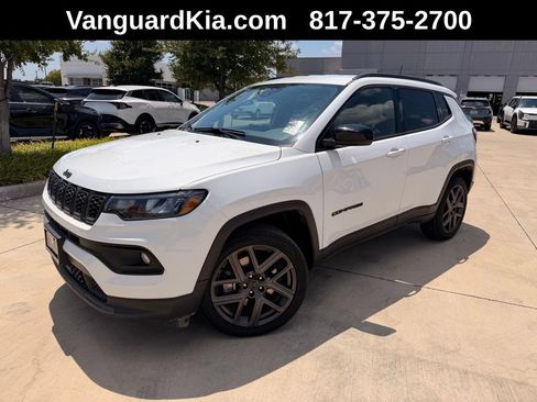 Used 2026 Jeep Compass Latitude AWD/4WD image 1