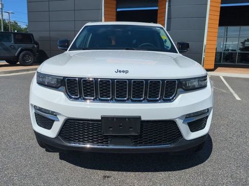 Used 2023 Jeep Grand Cherokee Limited AWD/4WD image 9
