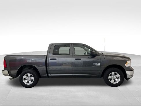 Used 2022 RAM 1500 Classic SLT AWD/4WD image 8