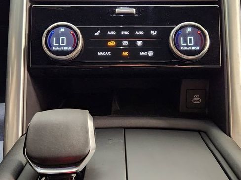 New 2025 Land Rover Discovery S AWD/4WD image 18